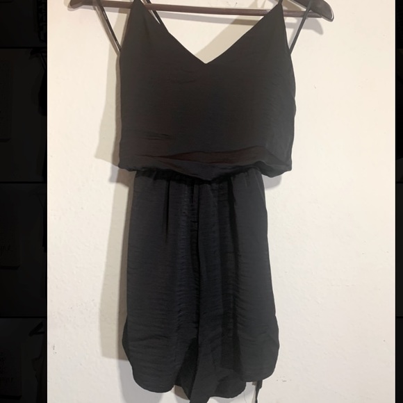 Black romper with open back size small - Picture 4 of 15
